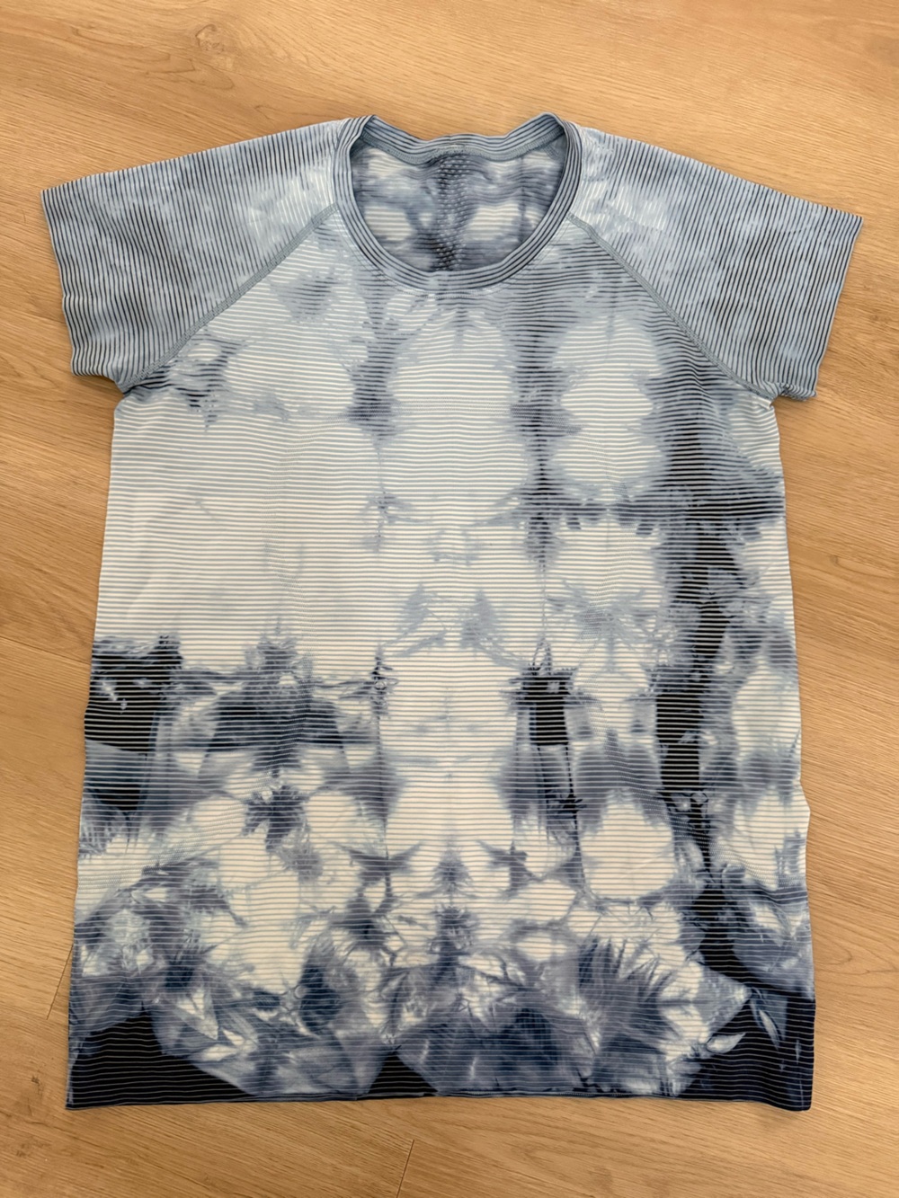 Lululemon blue tie dye swiftly t shirt size 12